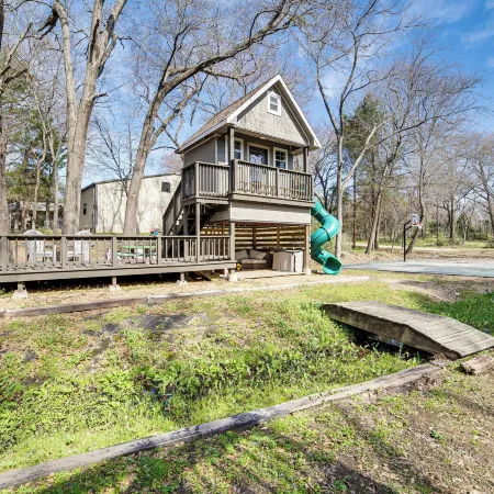Pickleball/Sport Court: Spacious Kemp Home!