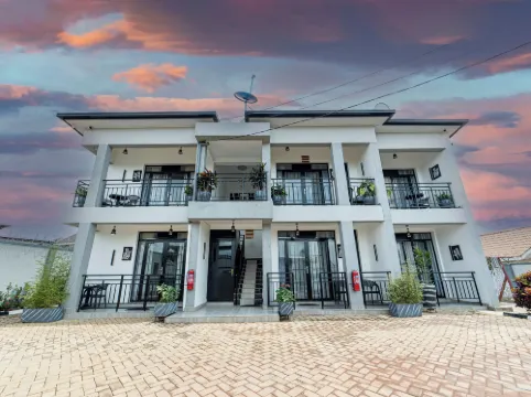 Apartment - Sleeps 4 - Parking - Balcony