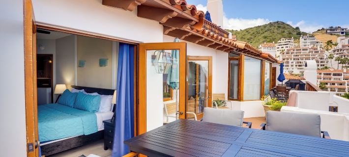 Bright Catalina Island Condo w/ Ocean Views! Hotele w: Avalon