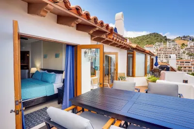 Bright Catalina Island Condo w/ Ocean Views!