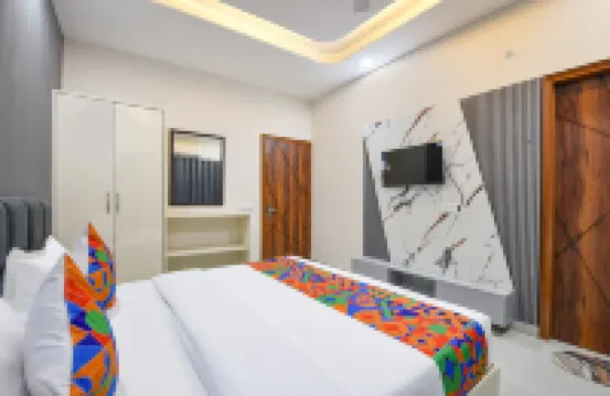 FabHotel Regal, Sector 78