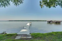 Spacious Luxury Cabin w/ Deck & Dock on Bone Lake - 3 stjerner
