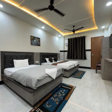 Satya Nikunj INN