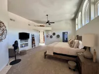 Scenic & Peaceful Backyard Retreat, Heated Pool & Mountain View’s, Close to Town