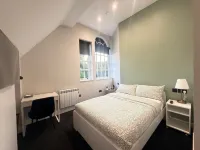 Pear Tree Inn Hotels in Bramfield