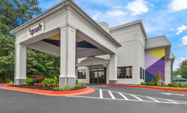 Spark by Hilton Duluth