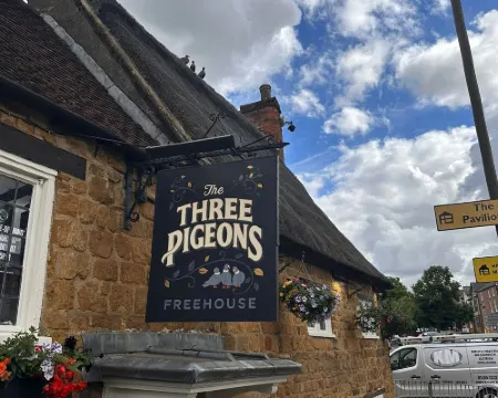 三衹鴿子旅館 班伯里酒店