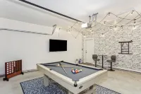 Hearth & Haven  4BR w/ Game Room + Fire Pit Walk to Foley Sports Complex