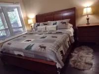 Helen Haus - RIVERFRONT 3 bdr 3.5 bath Town Home in beautiful Alpine Helen!