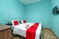RedDoorz Near Rsud Koja - Guest houses