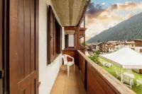 Olympic Palace - Mountain view