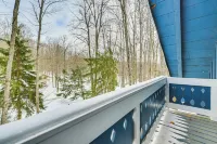 2 Mi to Schuss Mountain: Cozy Cabin w/ Deck - 3-Star