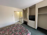 The King's Motel Hotels in Sundre