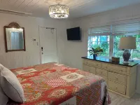 Sea cottage 2/1 in white sound on GTC Abaco Bahamas full kitchen, AC & WiFi