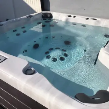 Sandy, UT home. Near the best skiing in the world