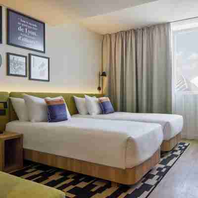 Hampton by Hilton Lyon  Airport Rooms