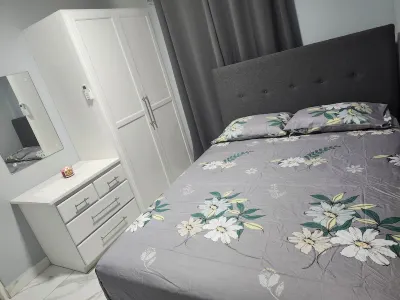 Charming 1-bedroom apartment with AC, WiFi in beautiful Saint George Hotels near The Priory