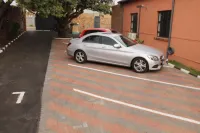 Emperor Lodge and Tours - parking
