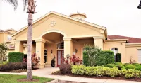Your next magical getaway! Spacious 3 bedroom, 2 bath condo with pool access!