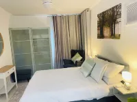 Entire One Bed Room Unit in Norwood, Adelaide. 8 Min drive to the City Centre