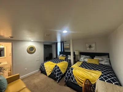 Spacious 6-bedroom house with WiFi, AC in fabulous Silver Spring Các khách sạn gần Sanctuary Court Connector Trail