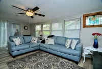 Charming Villa near Disney, pool, 4 beds, sleeps 5