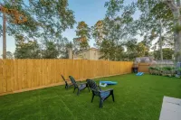 Whitewood Oasis-Your Poolside Retreat with  Heated  Pool in Spring, TX