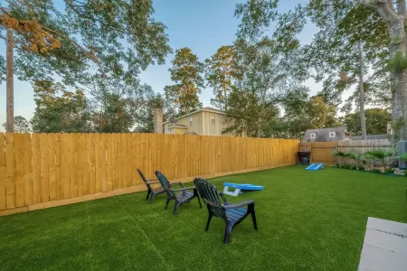 Whitewood Oasis-Your Poolside Retreat with  Heated  Pool in Spring, TX