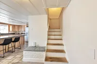 4 Bed, 1.5 Bath East SLC Apt - Blazing Google Fiber Hotels in Millcreek