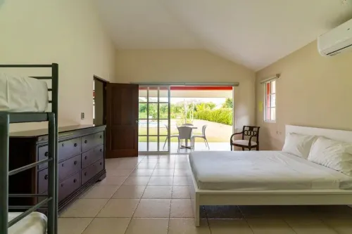 3BR, BBQ, PVT Pool, 4BTH Large Capacity Villa