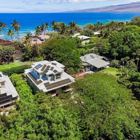 3 Story House - Sleeps 16+ Whole House - Steps to the Beach-Shore!