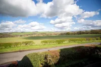 Owl Cottage, in Rural Farm Location with Games Room Hotels in Jedburgh