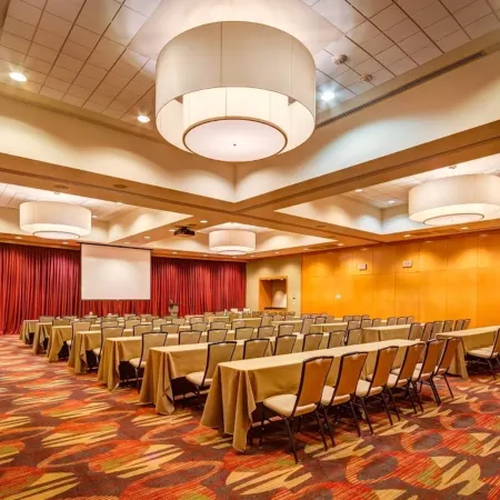 Embassy Suites by Hilton Houston Energy Corridor Отели рядом с достопримечательностью «Мемориал Сити»