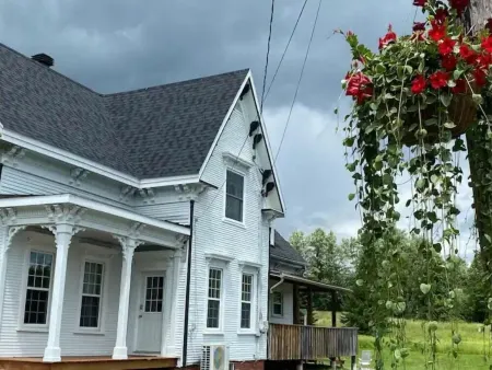 Relax, Zen condo, with AC, country side & lakes