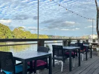 Stunning duplex apartment in listed building Hotels in Penryn