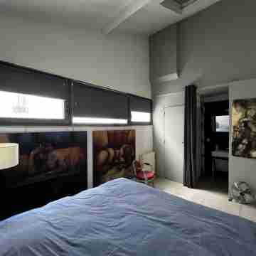 Architect's loft - converted workshop Rooms