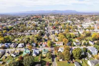 Front Royal Retreat ~ 1 Mi to National Park! - Parking
