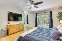 Boat, Fish & Unwind: Waterfront Gem in Pocono Mtns - Wifi