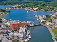 Charming Colonial in the Heart of Mystic