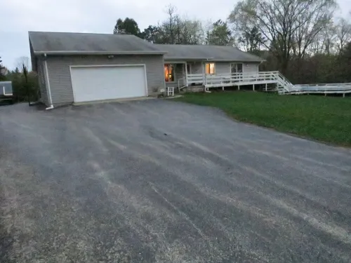 Home Away From HomeQuiet surroundings15 minutes from downtown Milwaukee