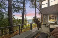 Driftwood Haven, Chesapeake Bay views throughout