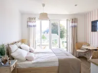 x1f30a; Oceanblue: Bright apartment right on the beach Hotels in Laboe