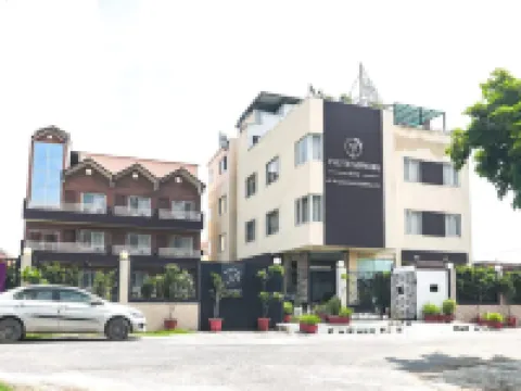 ザ ヴリンドウッズ ブリンダーバンのホテル