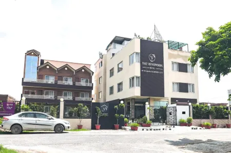 The Vrindwoods Отели рядом с достопримечательностью «Bankey Bihari mandir darshan Vrindavan»