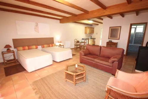 Quinta do Pântano is a calm and reserved place, with unique ambience and landscapes Hotel a Santo António da Serra