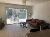 Holiday rent in a provencal house. Capacity: 2/4 people