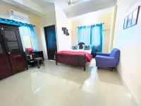 Lakeview Spacious Luxury Suite with AC, Smart TV and free Wifi Hotel a 