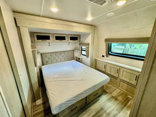 Glamping Oasis: Adventure Haven