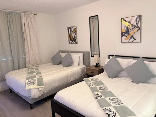 Modern 2-bedroom UNIT withBEAUTIFUL FINISHES.