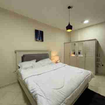 Cozy 1-bedroom apartment in lovely Sharjah with WiFi, AC Rooms
